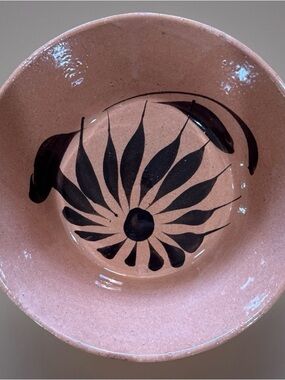 Vintage Hand Painted Studio Pottery Stoneware Bowl Clay And Black Floral 7.5”